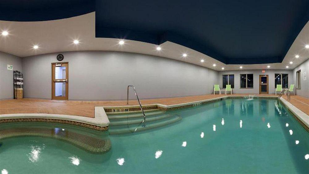 Holiday Inn Express Hotel & Suites Hamburg By Ihg Экстерьер фото