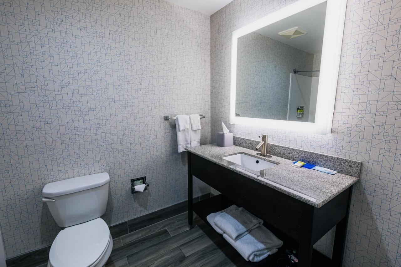 Holiday Inn Express Hotel & Suites Hamburg By Ihg Экстерьер фото