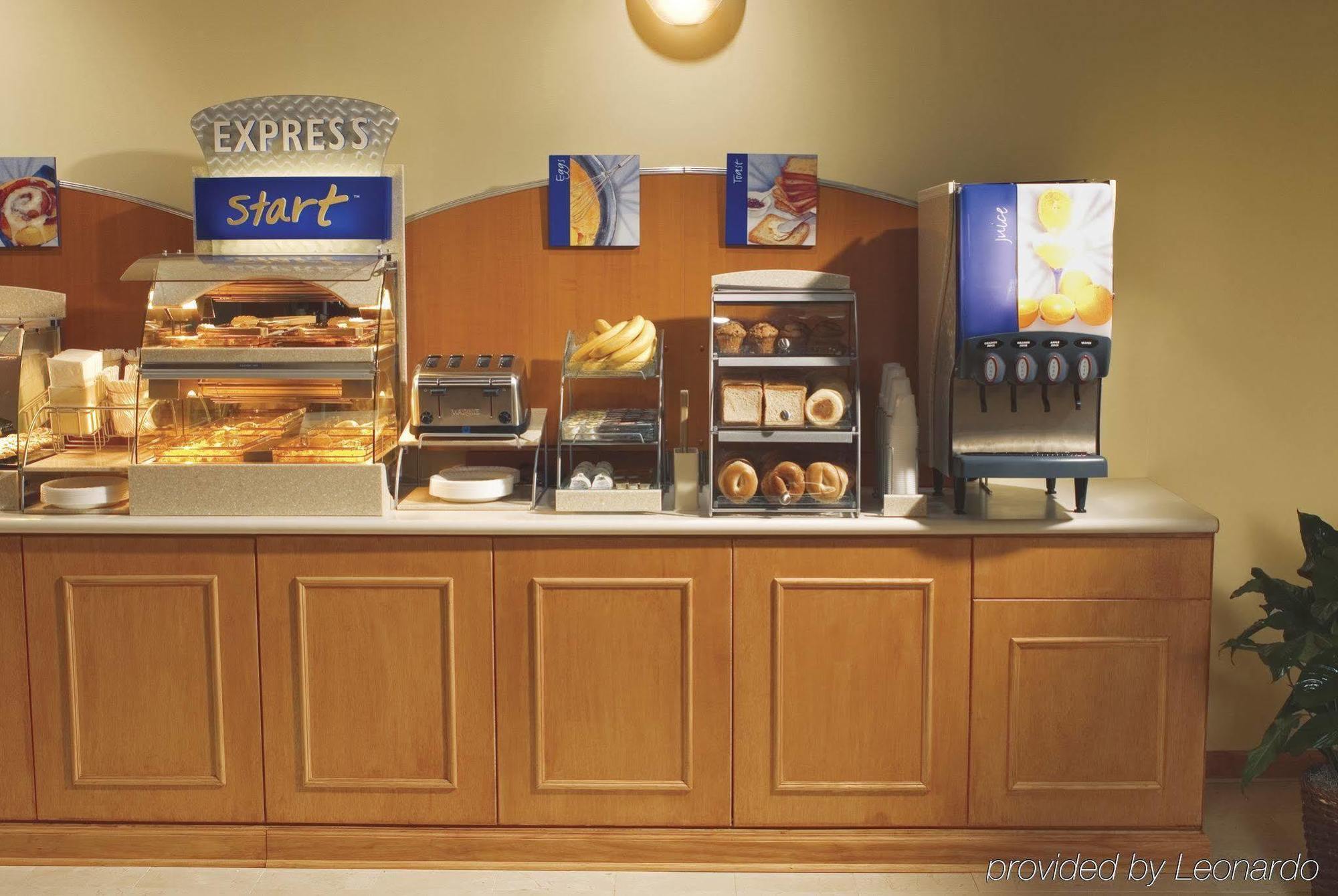 Holiday Inn Express Hotel & Suites Hamburg By Ihg Ресторан фото