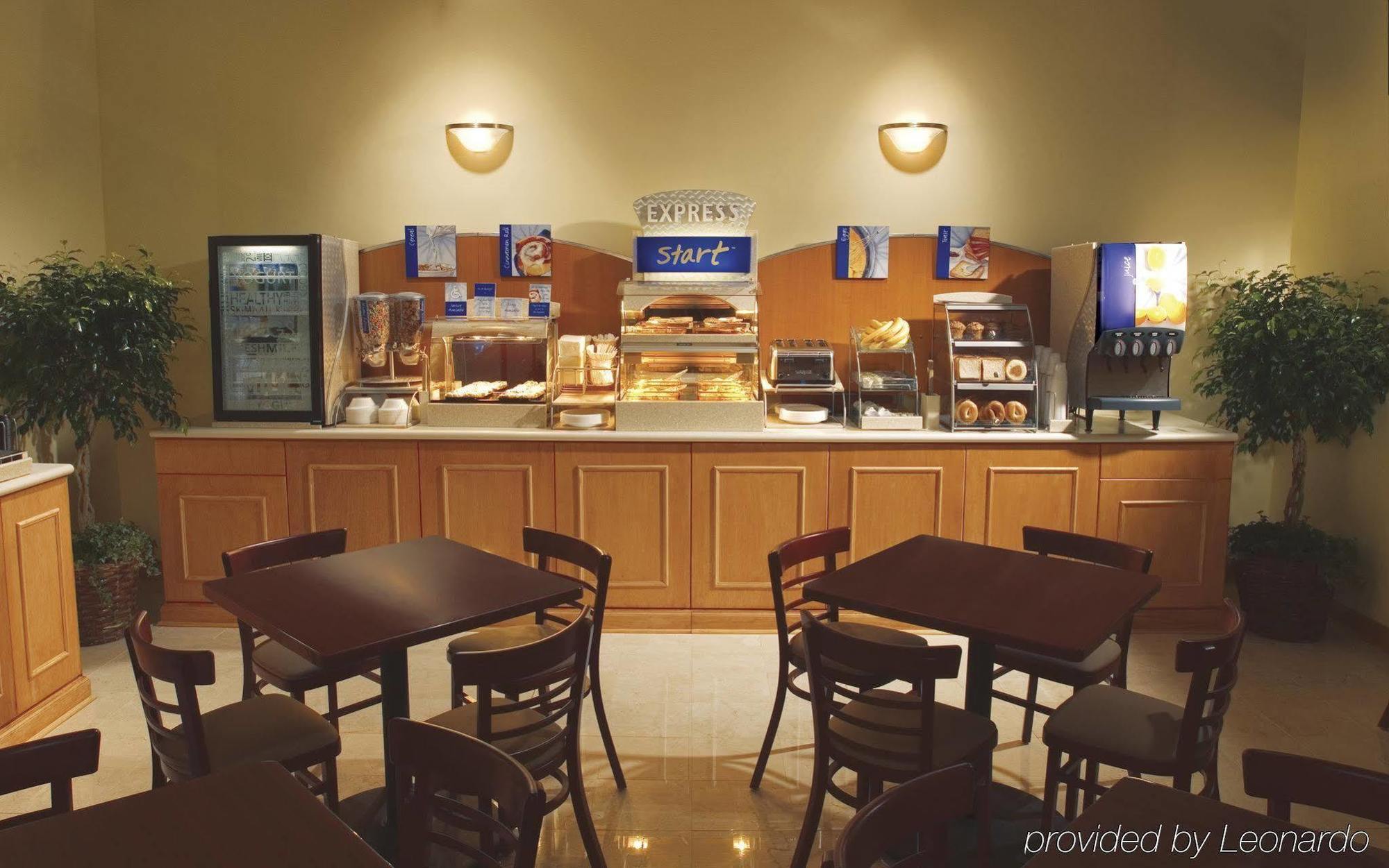 Holiday Inn Express Hotel & Suites Hamburg By Ihg Экстерьер фото